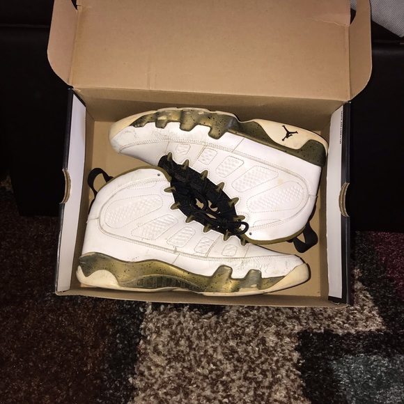 jordan 9 statue on feet